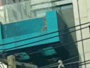 คลิบหลุด หนุ่ม สาว เล่นเซ็กหนังสดในสระน้ำ ใจกลางเมืองกรุงเทพบนตึกย่านอโศก ดูกันให้เต็มๆ ห้ามพลาด 18+ xXx
